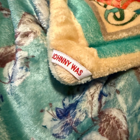 Johnny Was Multicolor Floral Patchwork Fleece Blanket Throw - Picture 5 of 5